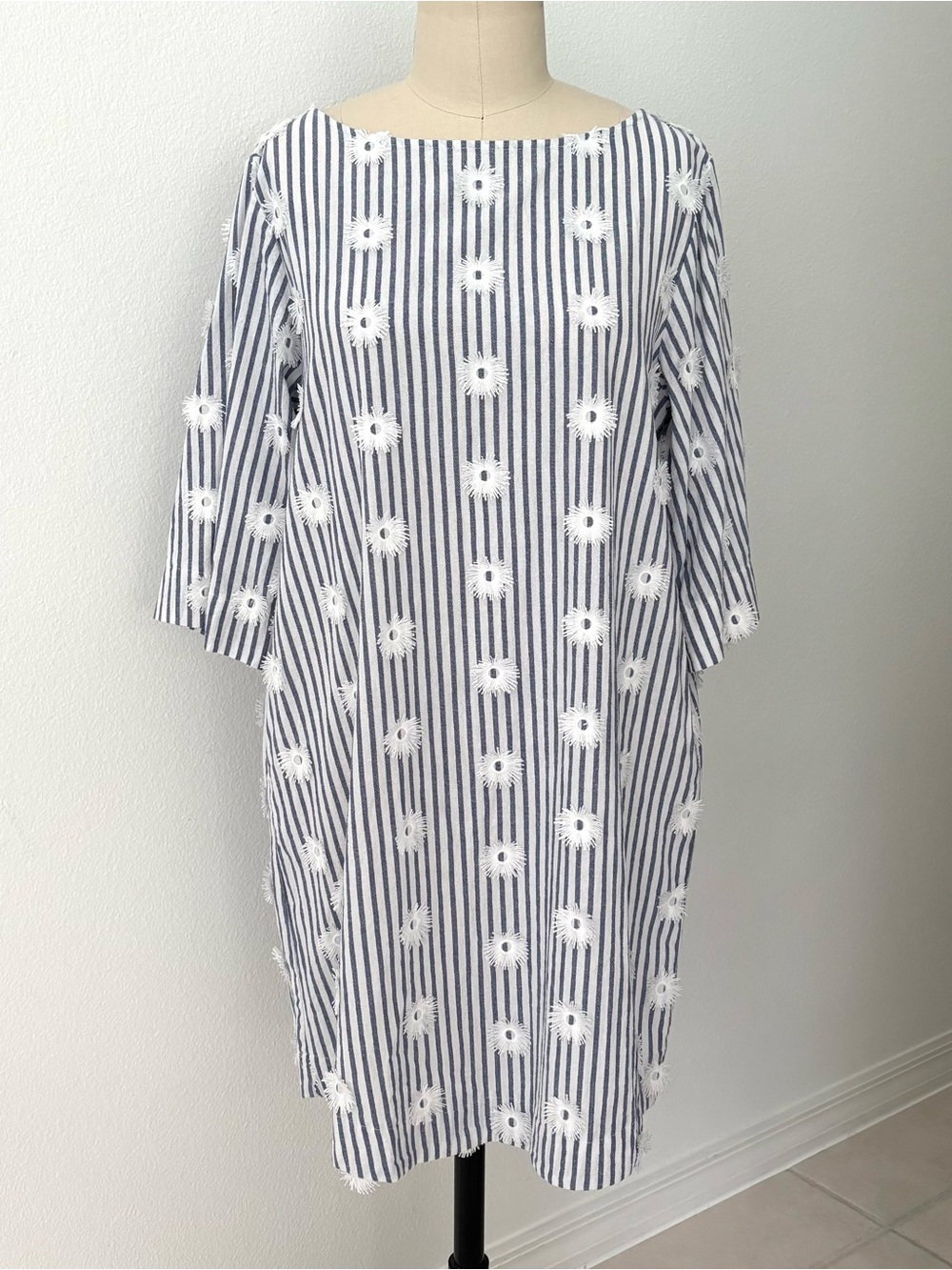 Roller Rabbit Blooming Daisies Striped Shift Dress Tunic NWOT Blue White L
